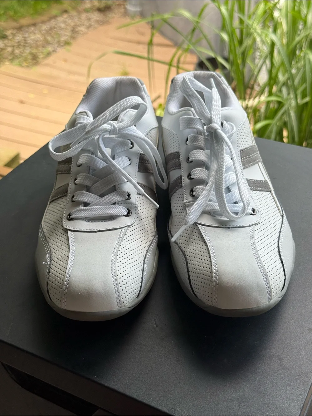 Perry Ellis White Sneakers with Gray Accents